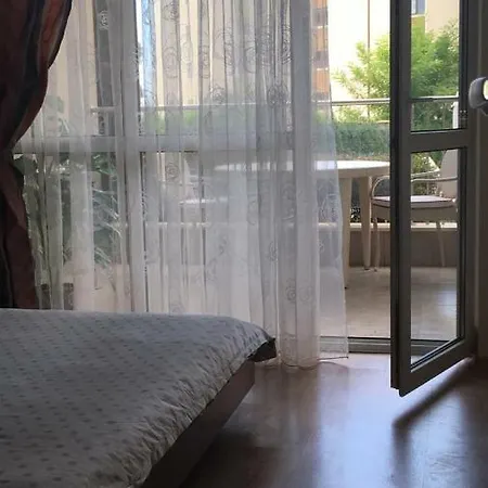 Διαμέρισμα Garden Pool View